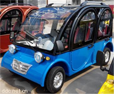  四轮全封闭代步车